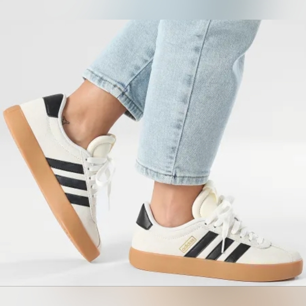 Womens Adidas Suede Cream White Black Gold VL Court 3.0 Shoe Size 6.5 Low Top - Picture 2 of 9